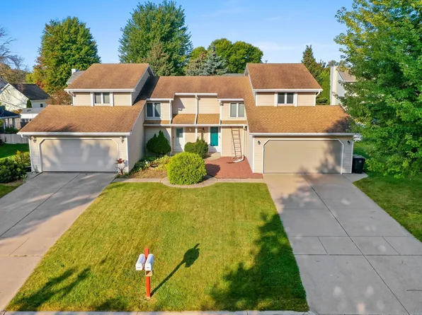 2378 Cedar Ridge Ct, Green Bay, WI 54313