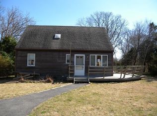 16 Hitchings Cir, Oak Bluffs, MA 02557