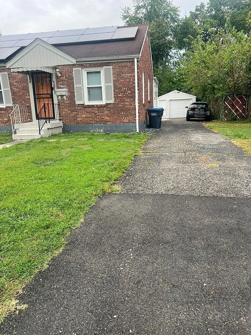 Charming 3BR House in Louisville — Photo 2