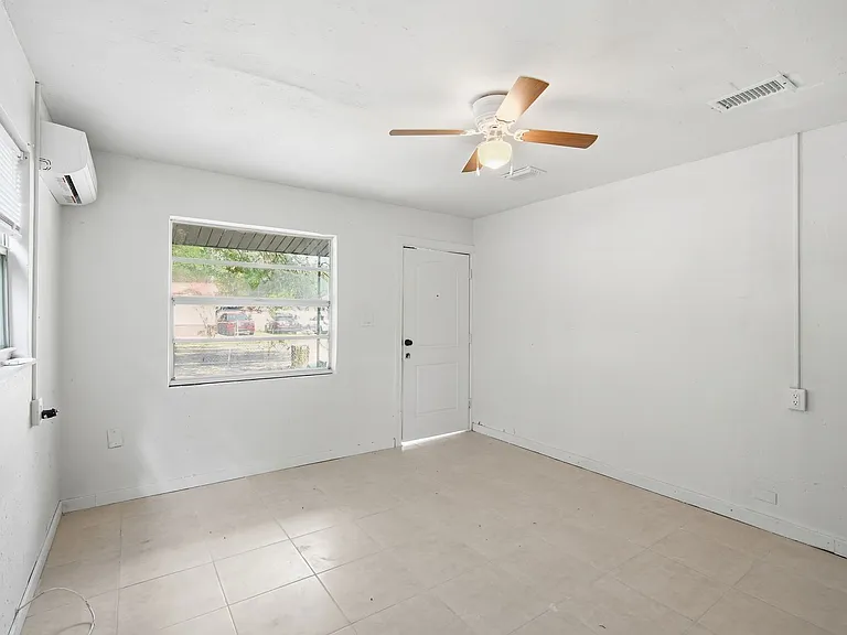 6209 N 43rd St — Photo 9