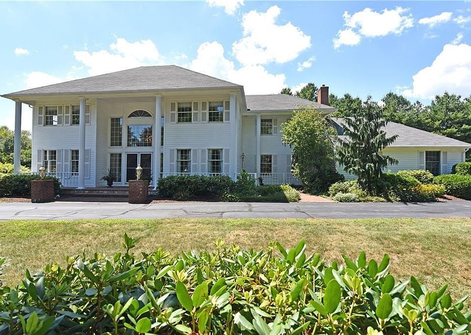 2nd image of 85 Woodbridge Dr