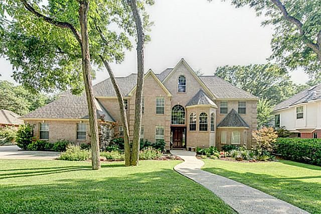 1st image of 2714 Woods Ln