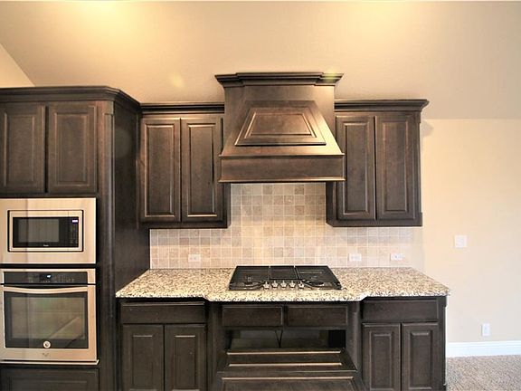 3rd image of 4305 Cherry Ln