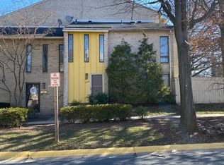 10026 Ridgeline Dr, Montgomery Village, MD 20886