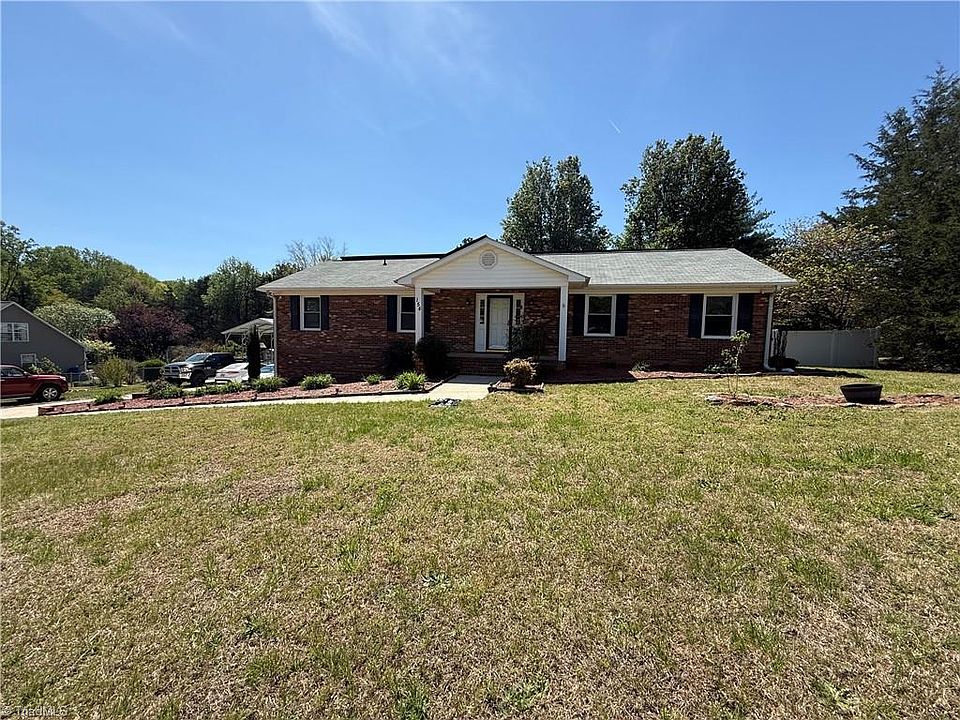 1st image of 154 Applegate Rd