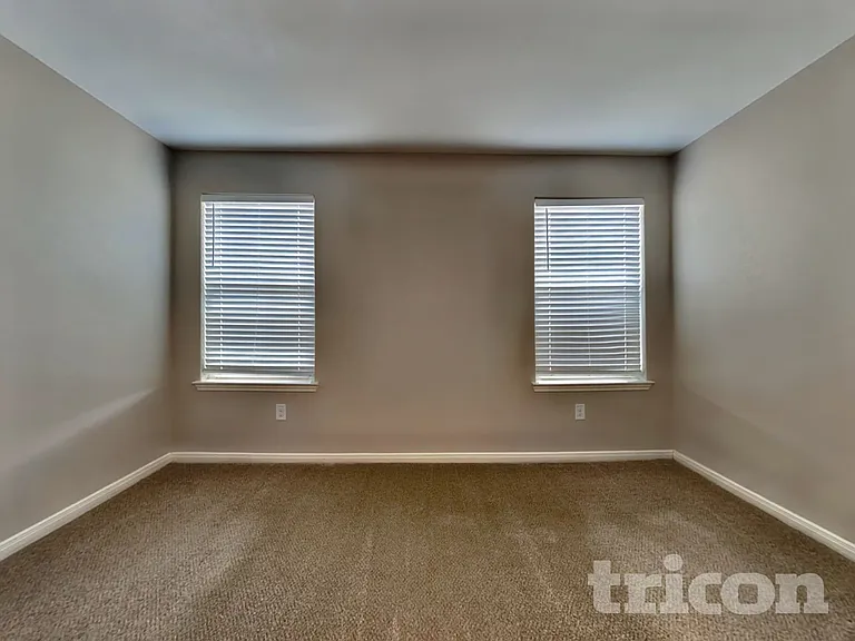 2910 Lavender Mdw — Photo 9