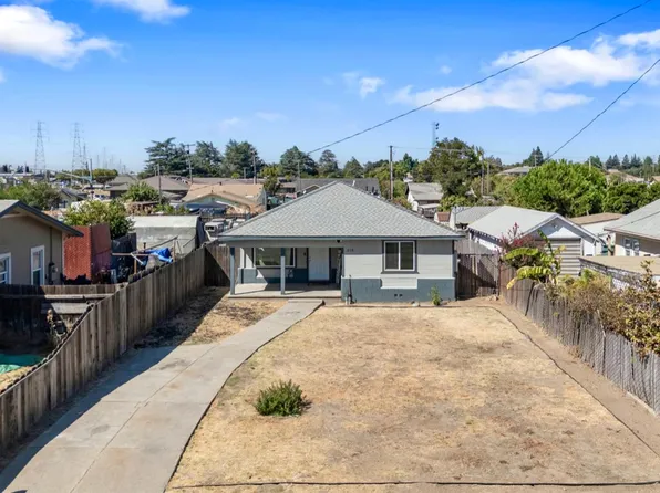 215 Almond Ave, Manteca, CA 95337