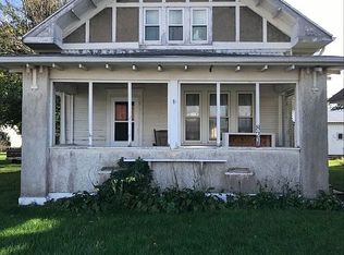 821 Parriott St, Aplington, IA 50604