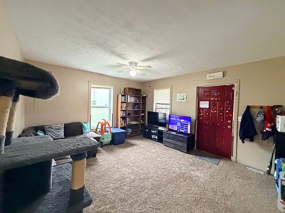 3rd image of 113 Ridge Ave