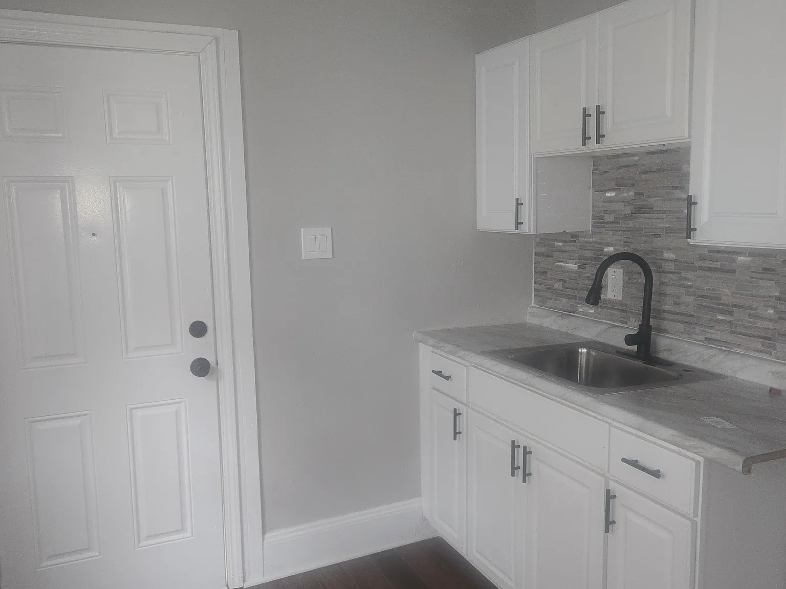 3 bed, 1621 sqft, $1,300 — Photo 1