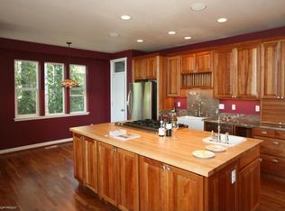 2939 Captain Cook Estates Cir, Anchorage, AK 99517