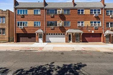 2247 Harman Street  image 1 of 24
