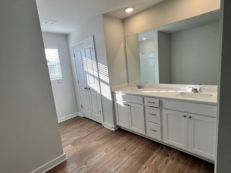 21 Founders Dr — Photo 13