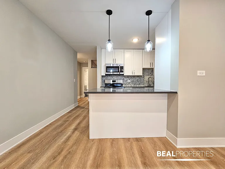 555 W Stratford Place — Photo 23