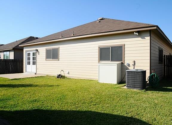 2nd image of 1748 Bayland St