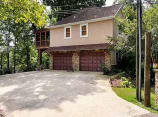 6319 Lakeview Dr, Buford, GA 30518
