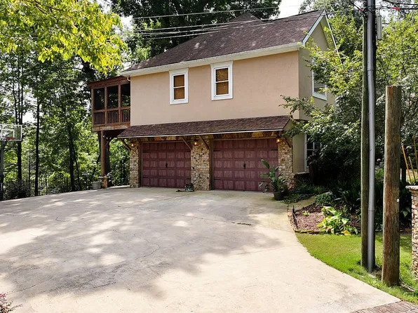 6319 Lakeview Dr, Buford, GA 30518