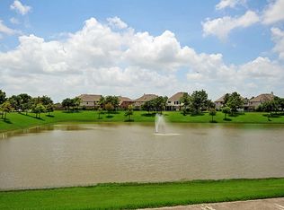 2204 Amber Creek Ct, Pearland, TX 77584