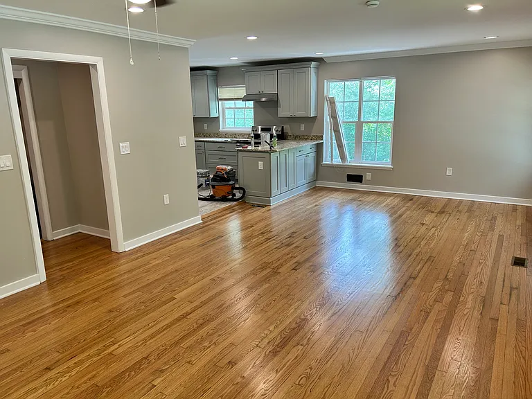 1748 Windsor Blvd — Photo 4