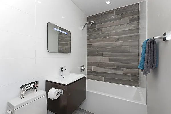 Rented by Perry Associates NYC Inc | media 17