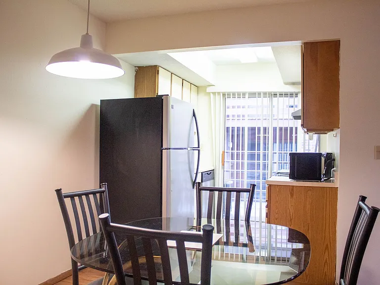 905 W Oregon St — Photo 30