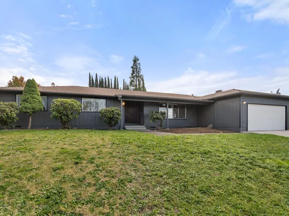 2532 Southport Way, Medford, OR 97504