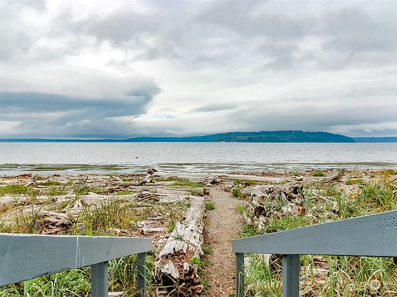 5th image of 23009 Marine View Drive S #B207