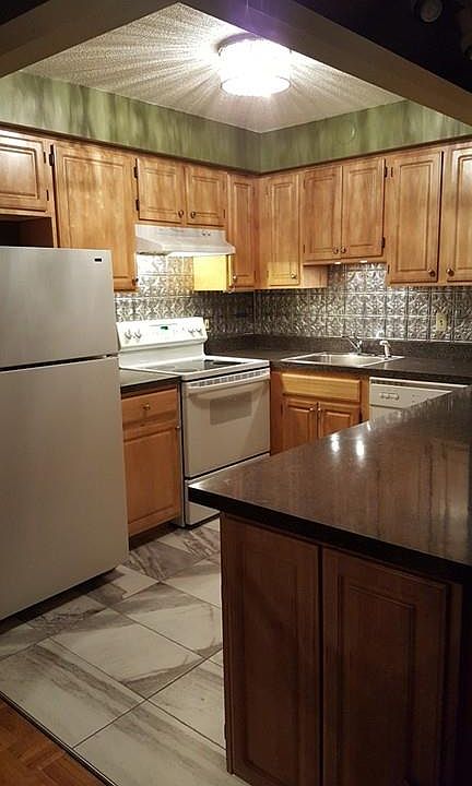 1st image of 1025 Hancock St Unit 5G