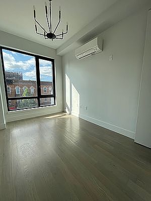 4th image of 885 Rogers Ave #622