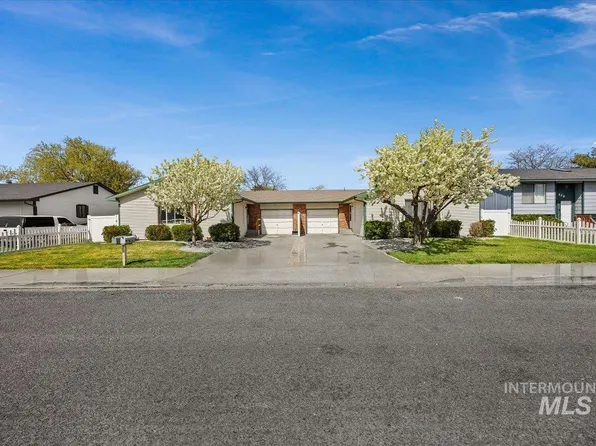 324/328 Ridgeway Dr, Twin Falls, ID 83301