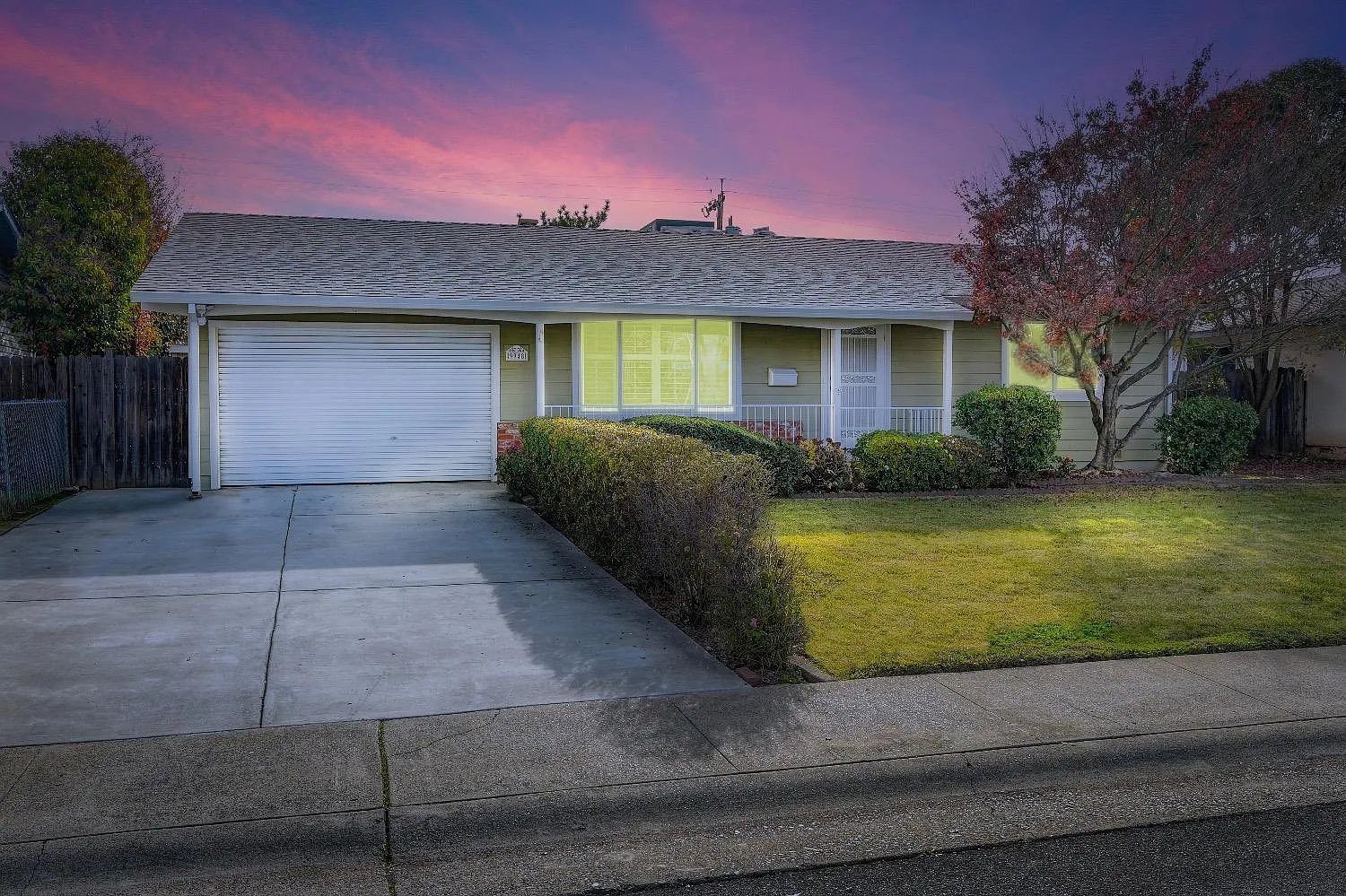 9948 Meteor Dr photo 1