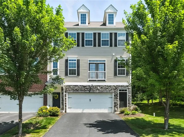 2122 Shawnee Dr, Washington, PA 15301