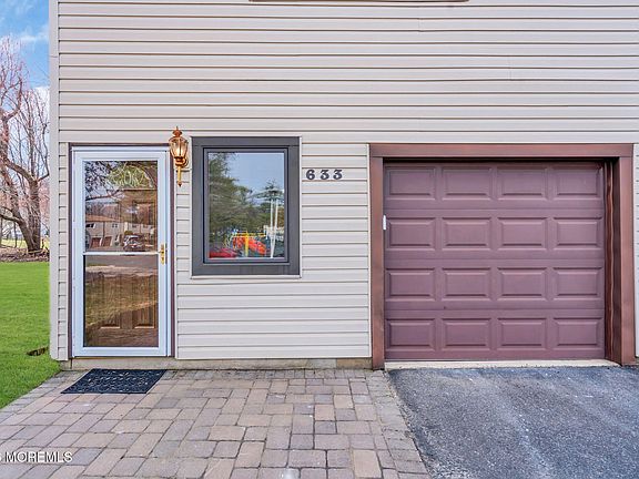 3rd image of 633 Randall Way