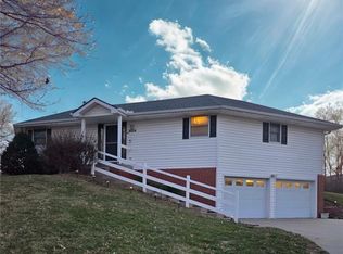 2428 Little Blue Ct, Liberty, MO 64068