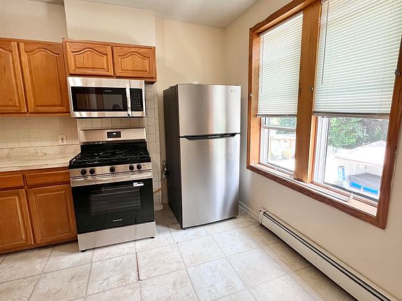 5th image of 12 64th St APT 2