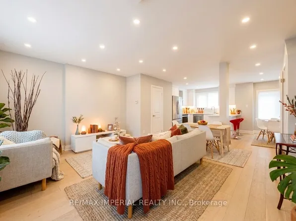 9 Lesmount Ave, Toronto, ON M4J 3V5