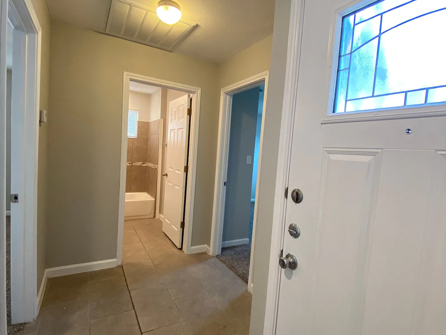 4 bed, 1730 sqft, $1,895 — Photo 3