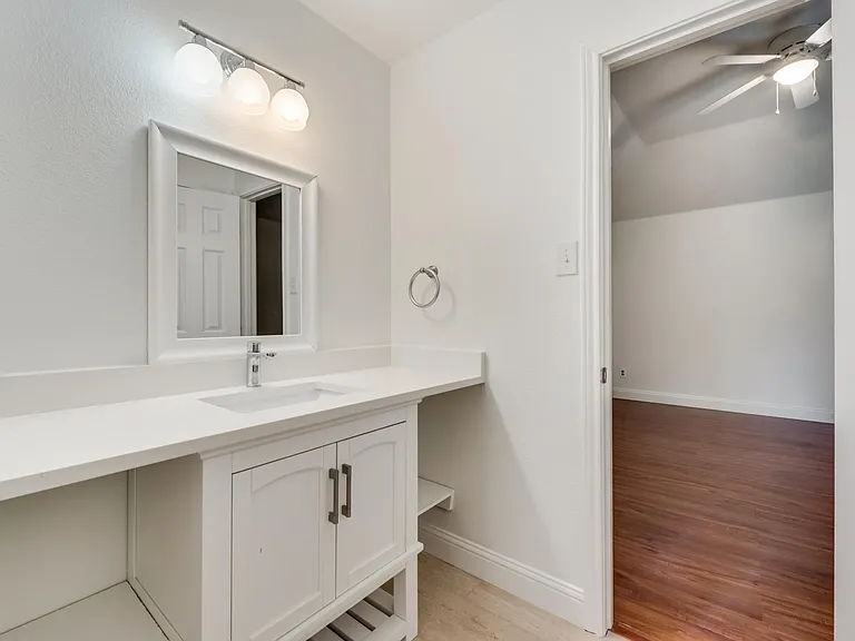 214 Sherwood Dr — Photo 15