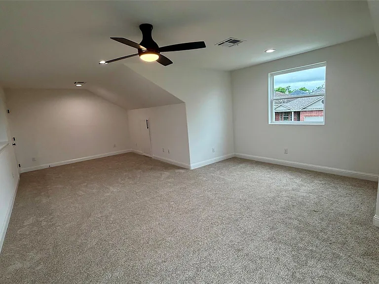 110 Cove — Photo 32