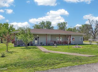 1102 E Sycamore St, Columbus, KS 66725