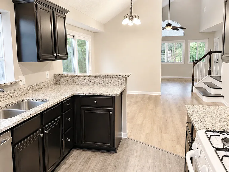 1264 Watercrest Cir — Photo 12