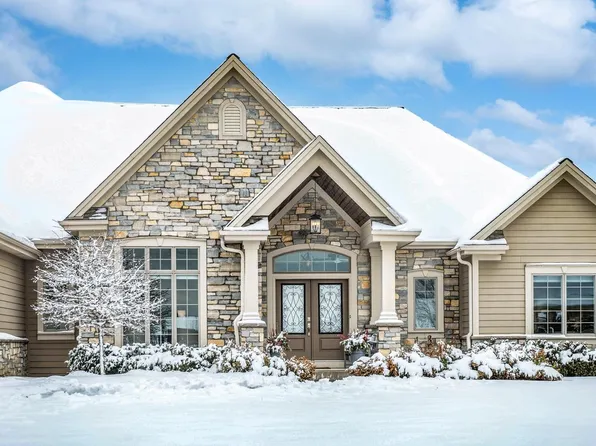1604 Whistling Hill CIRCLE, Hartland, WI 53029