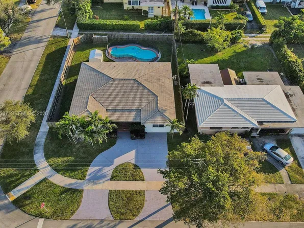 1102 Meadowlark Ave, Miami Springs, FL 33166