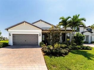 447 SE Vallarta Dr, Port Saint Lucie, FL 34984
