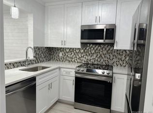 71 Far View Cmns, Southbury, CT 06488