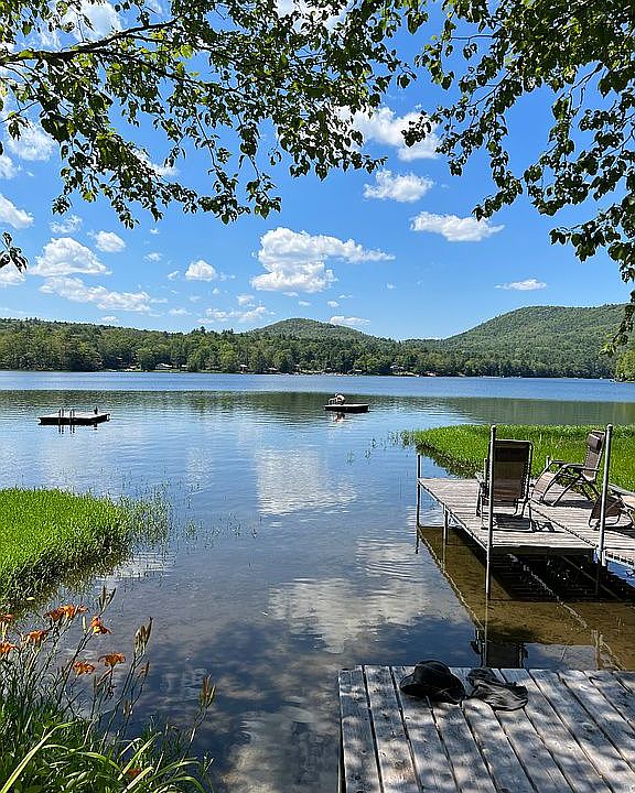 2nd image of 17 Lakeside Ln