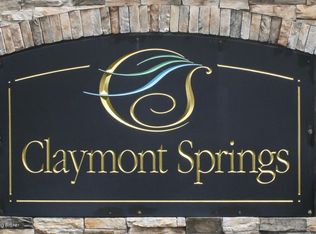 17 Hypoint Ridge Rd, Crestwood, KY 40014