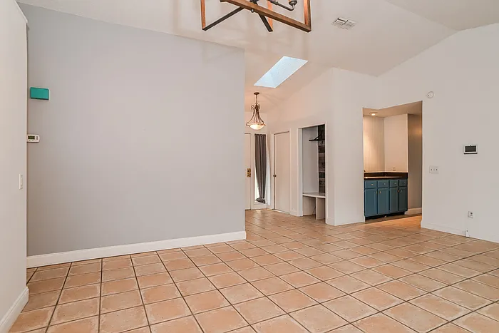 1728 Indian Springs Dr — Photo 13