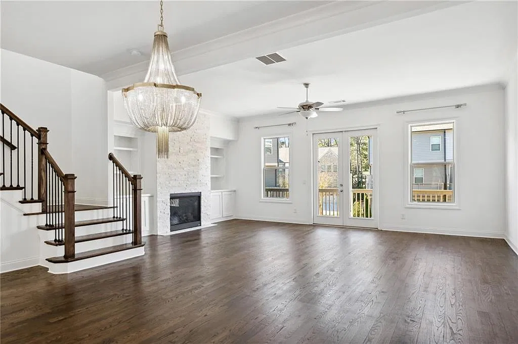 2436 Skyland Way Northeast - 1 — Photo 4