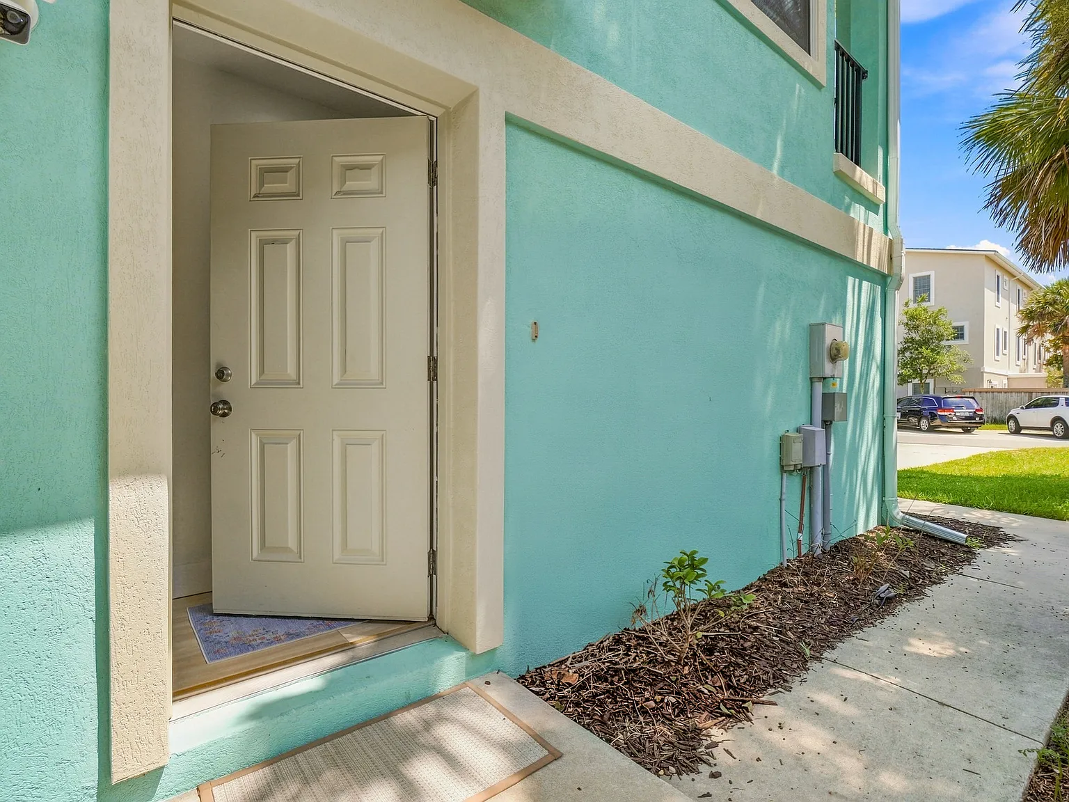 2 bed, 900 sqft, $3,500 — Photo 4